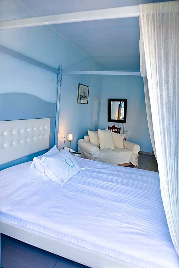 MasouriBlu Boutique Hotel