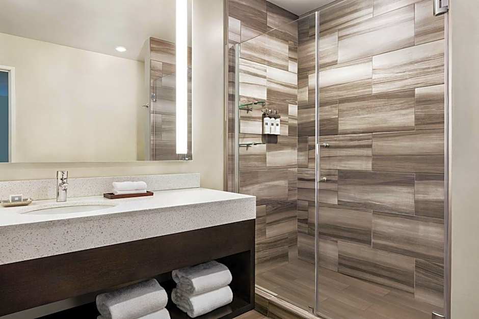 Magnolia Hotel Denver, a Tribute Portfolio Hotel