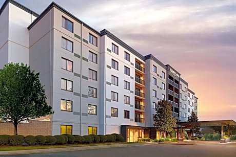 Courtyard by Marriott New Orleans Metairie