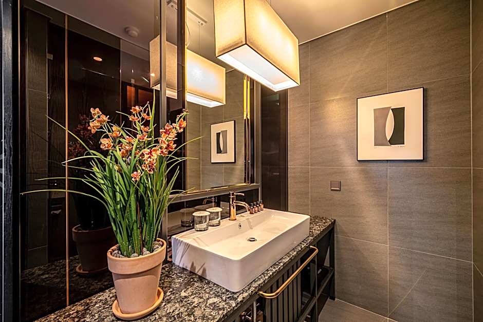 Best Louis Hamilton Hotel westbusan