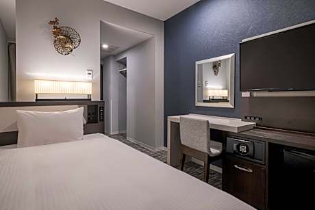 Single Room - Non-Smoking