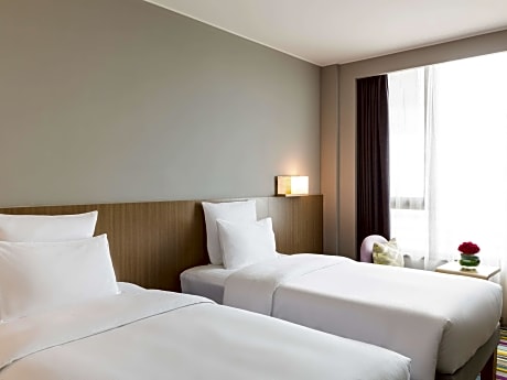 Superior Twin Room with Lake View