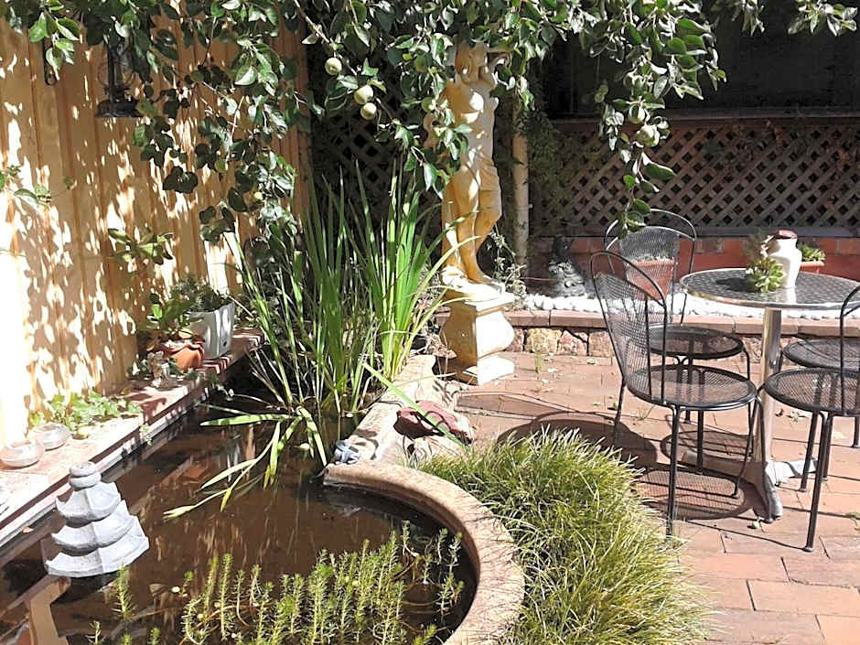 Bowral Road Art Gallery Bed and Breakfast