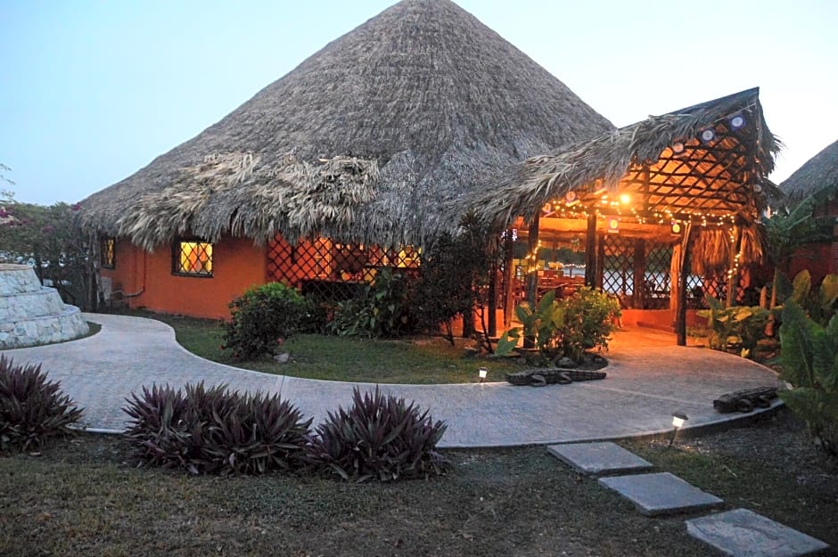 Lamanai Landings Hotel and Marina