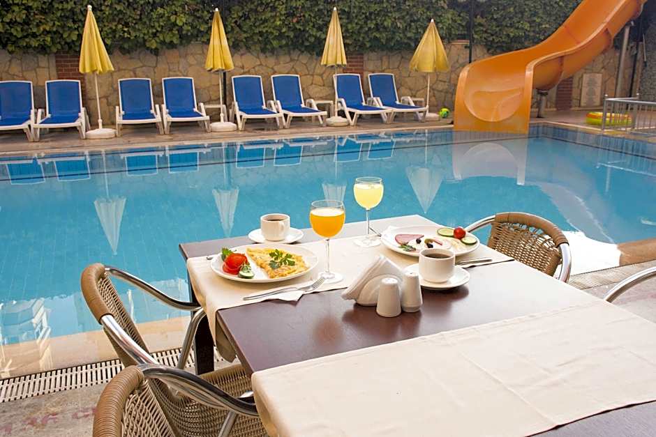 Lara Dinc Hotel