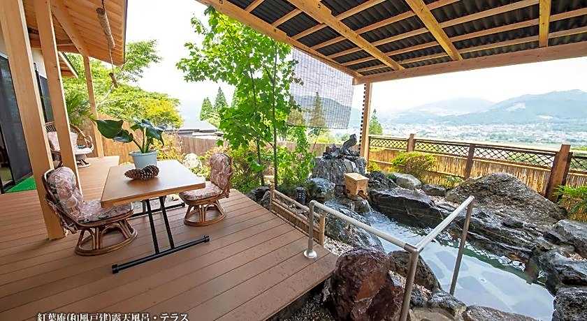 Yufuin Sanso Waremokou Hotel