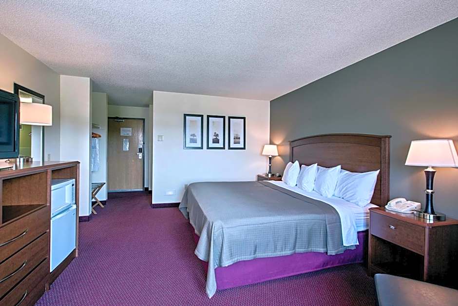 AmericInn by Wyndham Iowa Falls