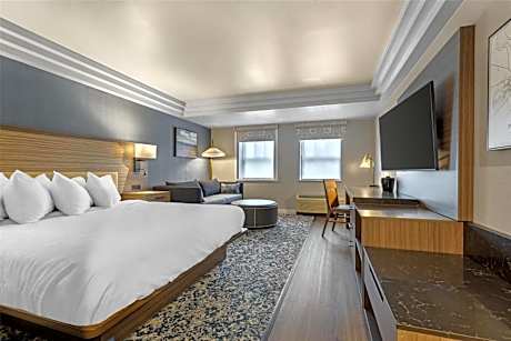 King Room with Sofa Bed and River View - Non-Smoking