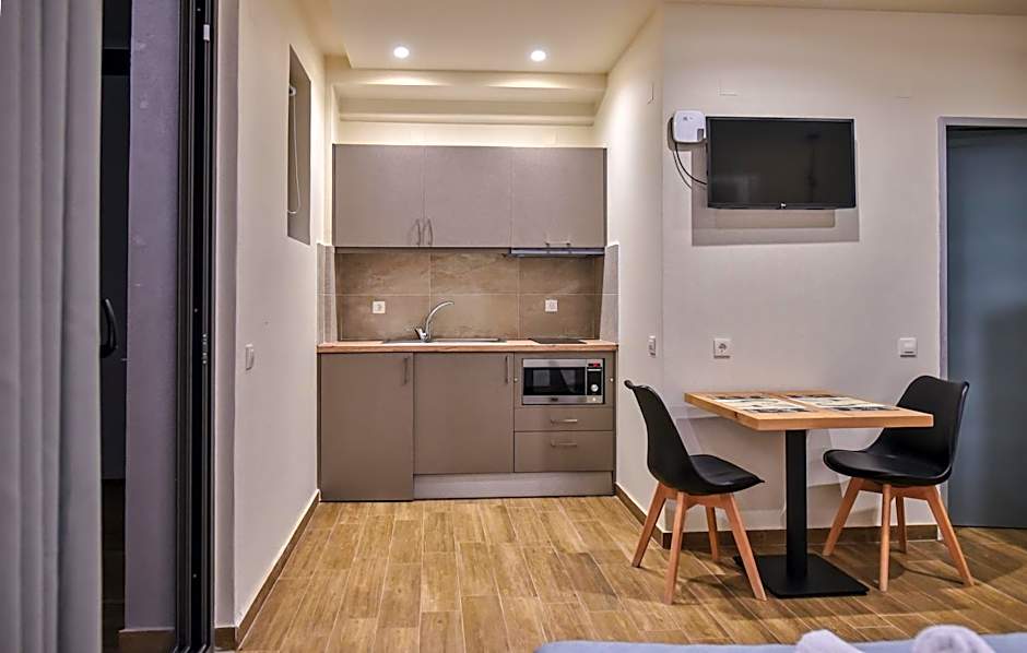 Del Mar 'Adults Only'