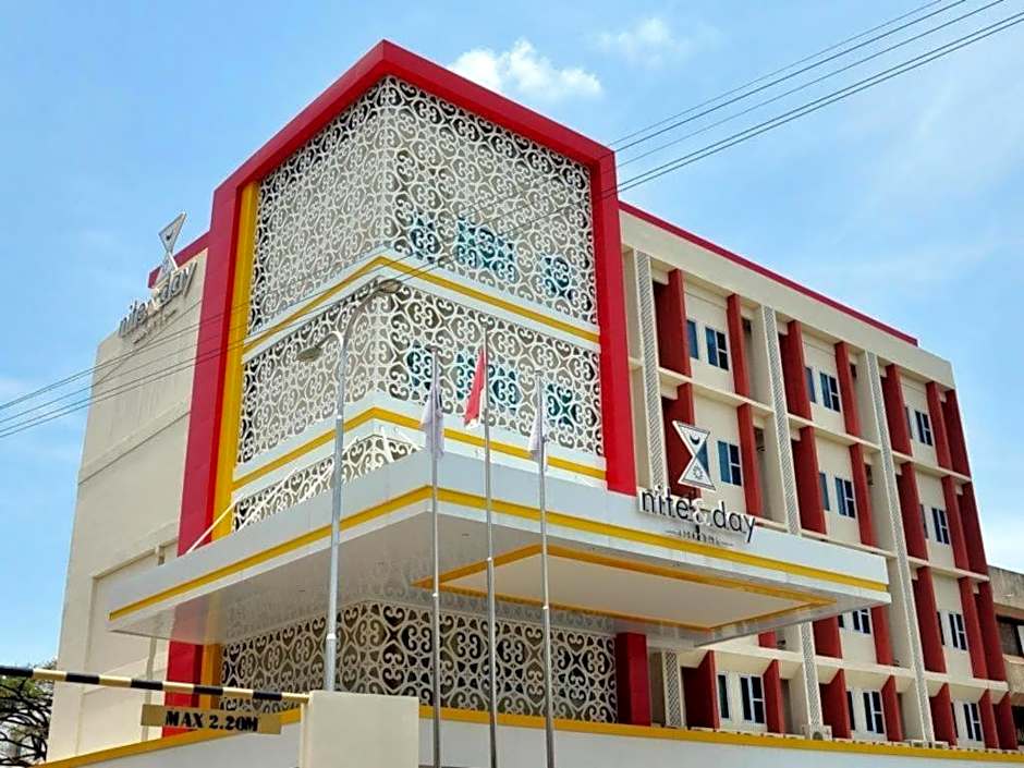 Nite And Day Batam Jodoh Square