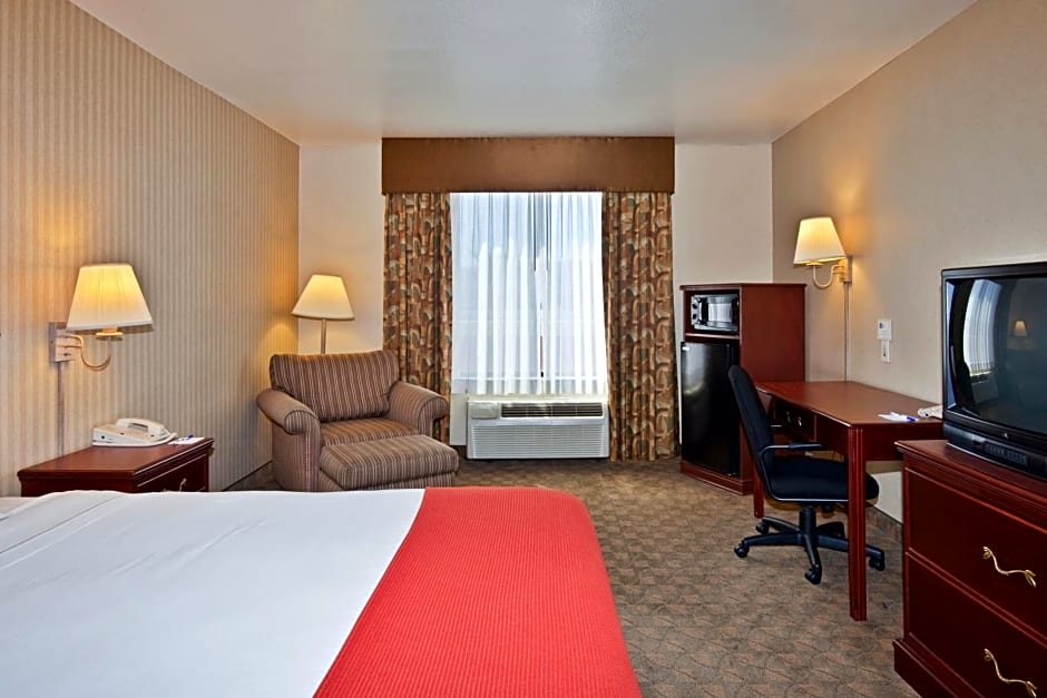 Holiday Inn Express & Suites Henderson, an IHG Hotel