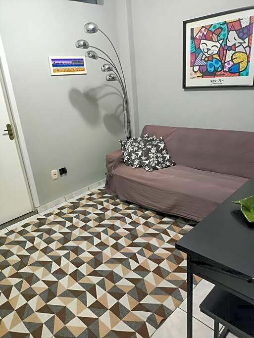 Apê completo em Copacabana/RJ.