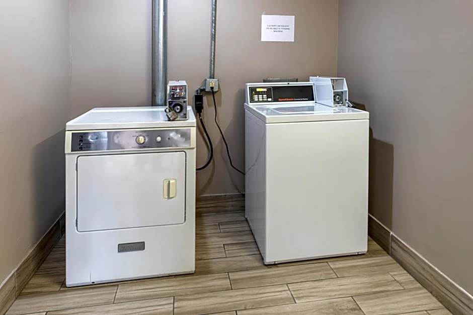 BridgePointe Inn & Suites by BPhotels, Council Bluffs, Omaha Area