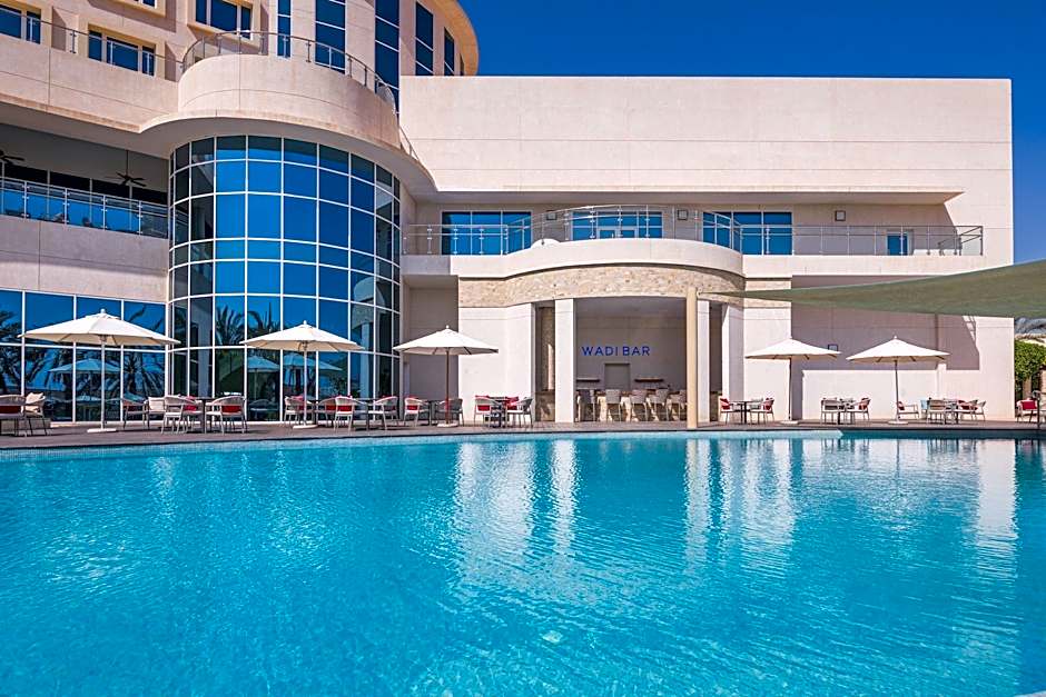 Crowne Plaza Muscat OCEC By IHG