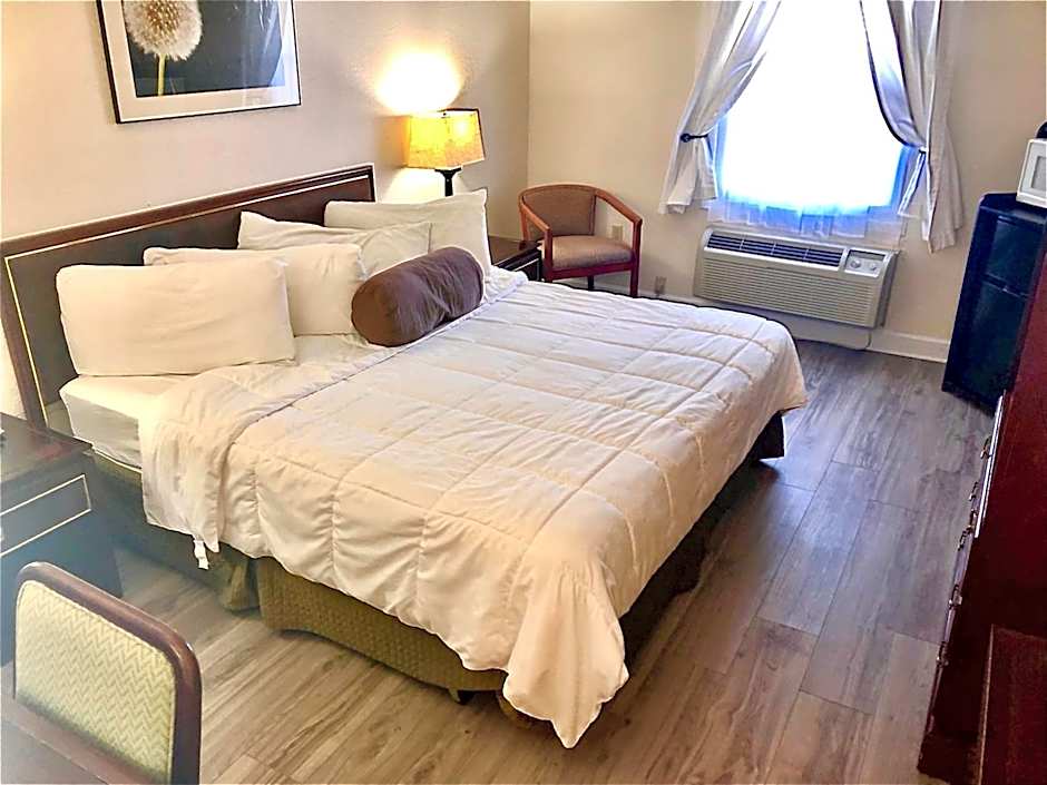 Foto 1 di 4 di Deluxe 1 King Bed