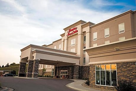 Hampton Inn & Suites Minot