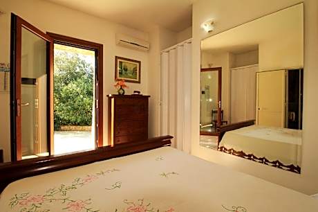 Sage beach trullo in Pescoluse