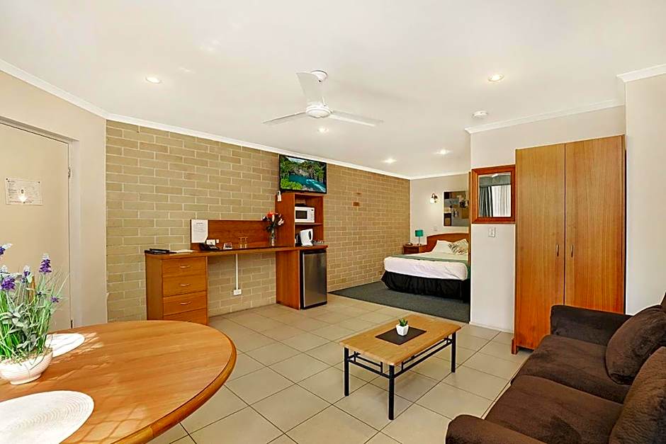 Photo 1 of 6 of Studio, River View
