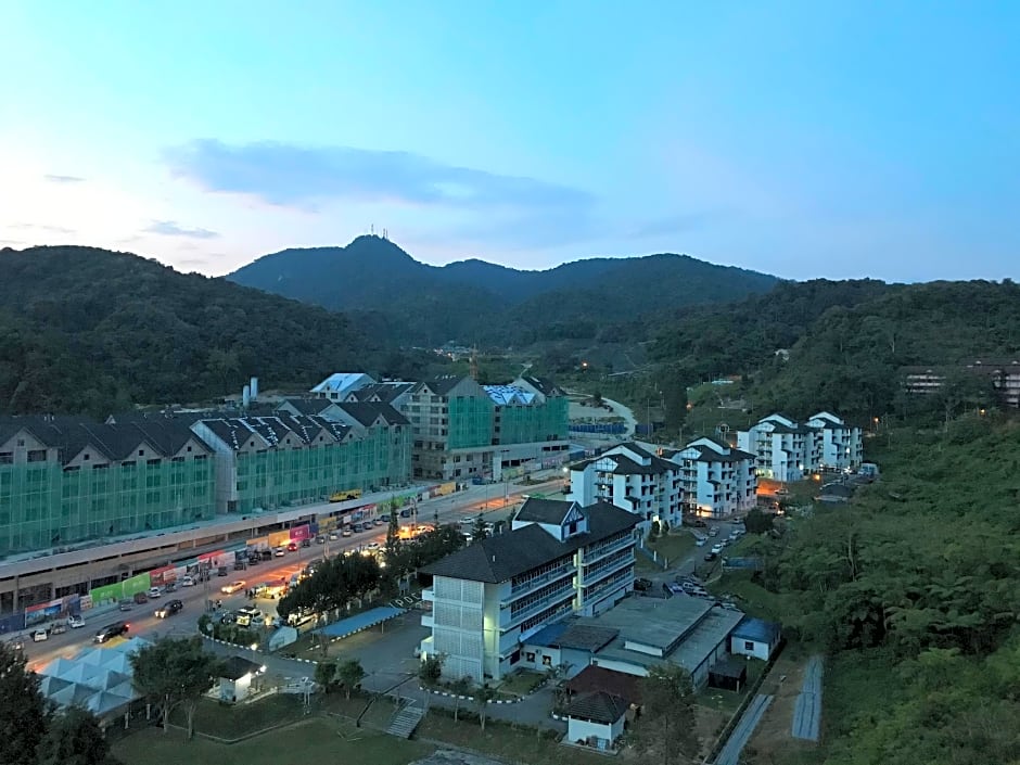 Misty Highlands Apartment @ Crown Imperial Court