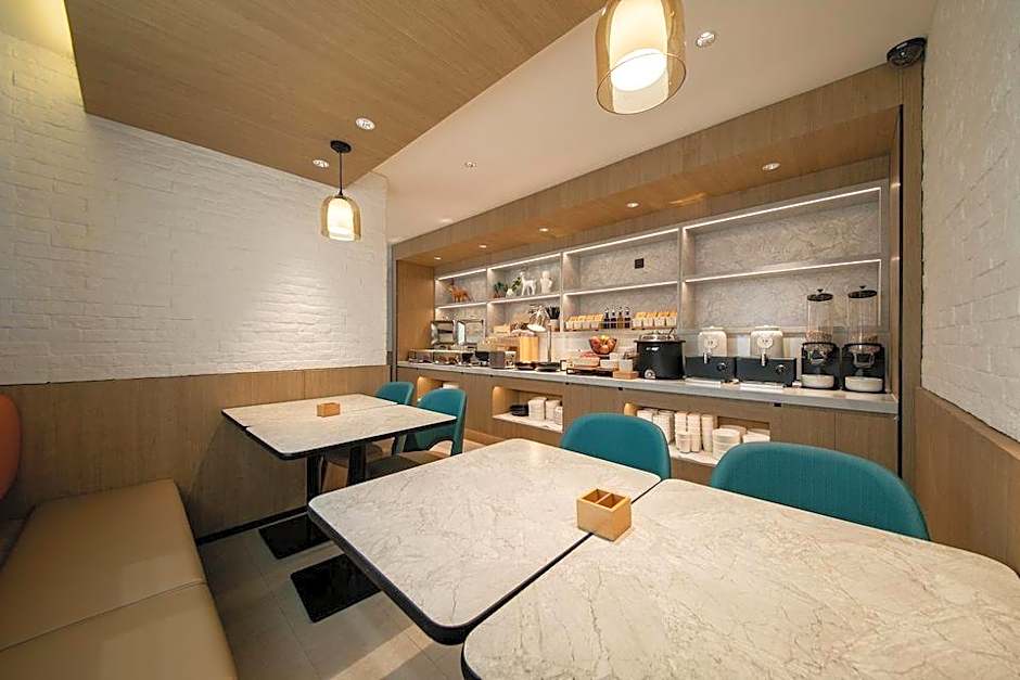 Hanting Hotel Wuhan Wuchang Railway Station