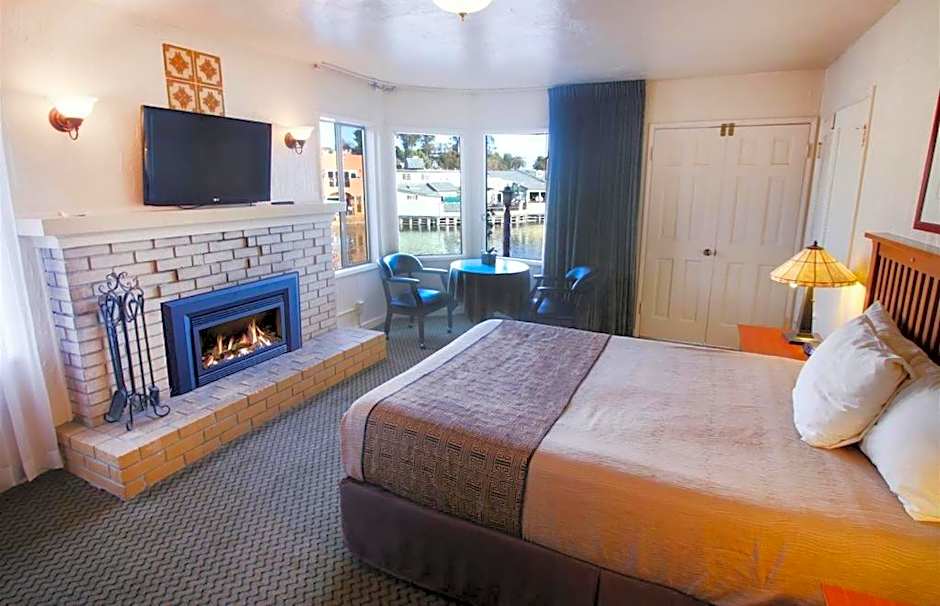 Photo 1 of 16 of Family Suite