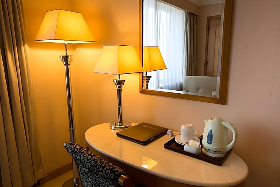 Golden Crown China Hotel