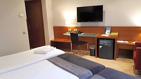 Twin Room with Extra Bed