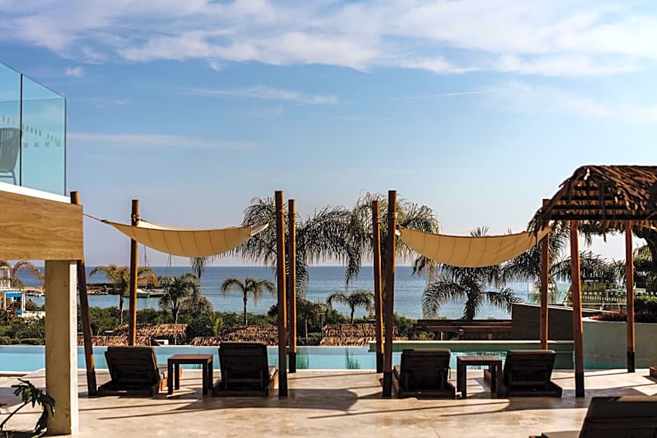 Cavo Zoe Seaside Hotel