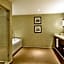 Hilton Alexandria King's Ranch