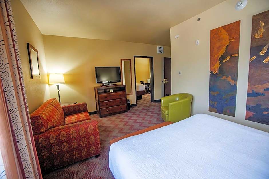 Best Western Plus Cimarron Hotel & Suites