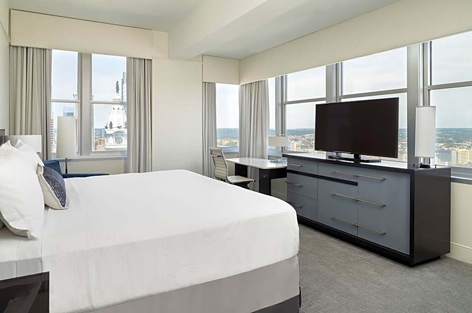 Loews Philadelphia Hotel