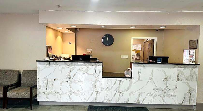 Ashbourne Hotel Canton/Hall of Fame I-77