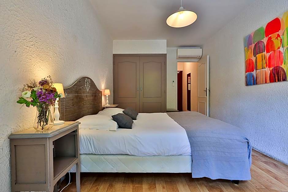 Logis Hôtel Castel Mouisson