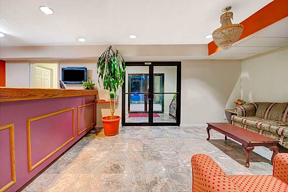 Super 8 by Wyndham Dallas South