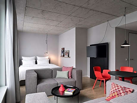 Deluxe Suite with King-Size-Bed