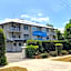 Cairns Reef Apartments & Motel
