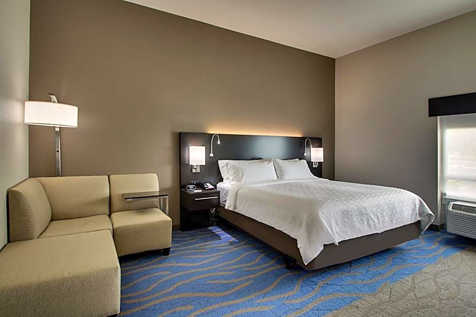 Holiday Inn Express & Suites Lancaster East - Strasburg By IHG