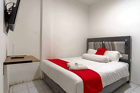 RedDoorz near Alun Alun Kota Serang