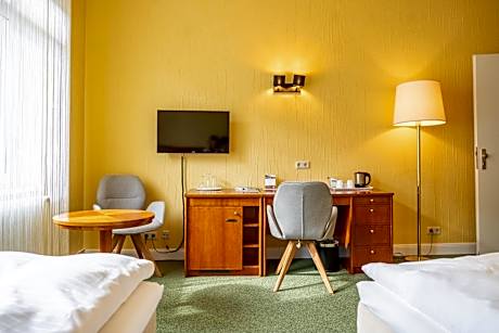Double Room (1 Adult + 1 Child)