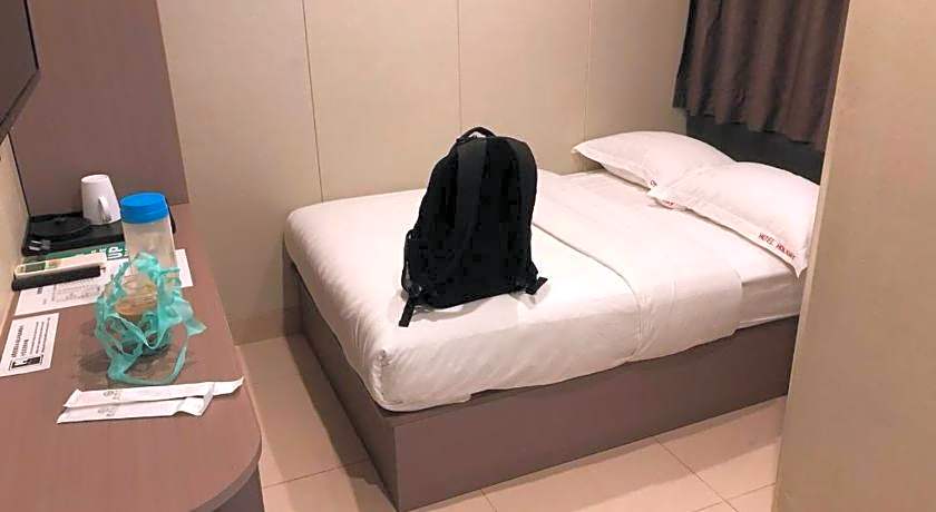 Holiday Hotel
