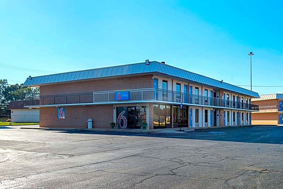 Studio 6 Suites Perry, GA