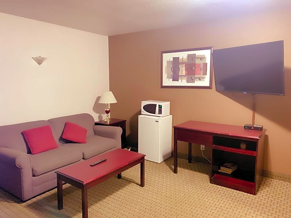 Ramada by Wyndham Red Deer Hotel and Suites