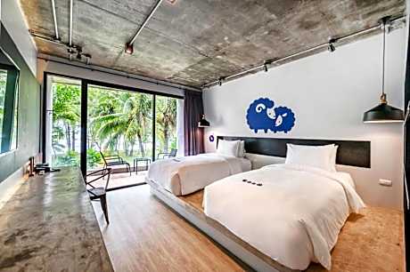 Deluxe Twin Room with Sea View