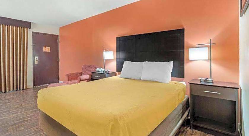 Econo Lodge Urbandale