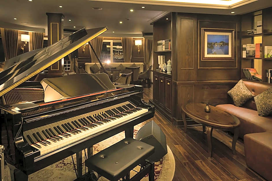Paradise Elegance Cruise Halong