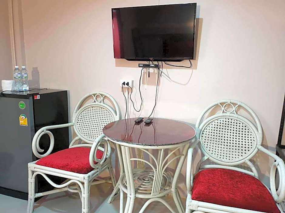 SMILE HOME GUESTHOUSE