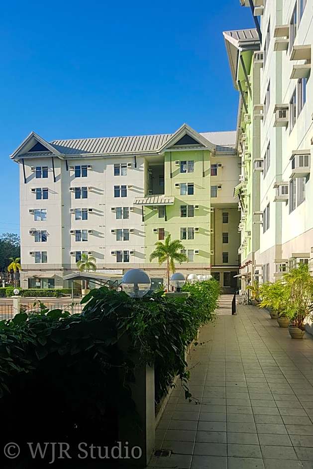 Centropolis Queen Bed Suite- Modern Posh Style