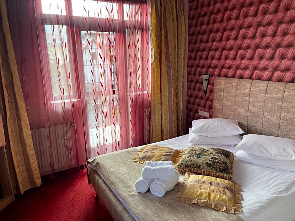 Casa Dunarea by Genco