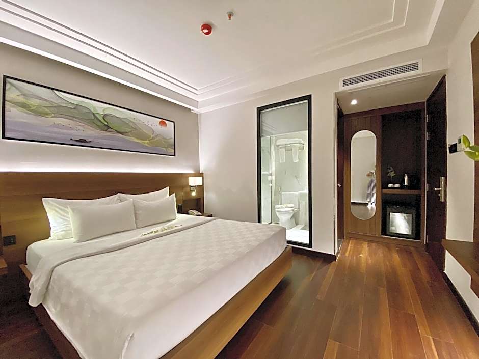 Central Park Saigon Hotel