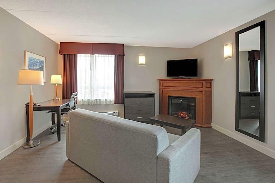 Days Inn & Suites by Wyndham Collingwood